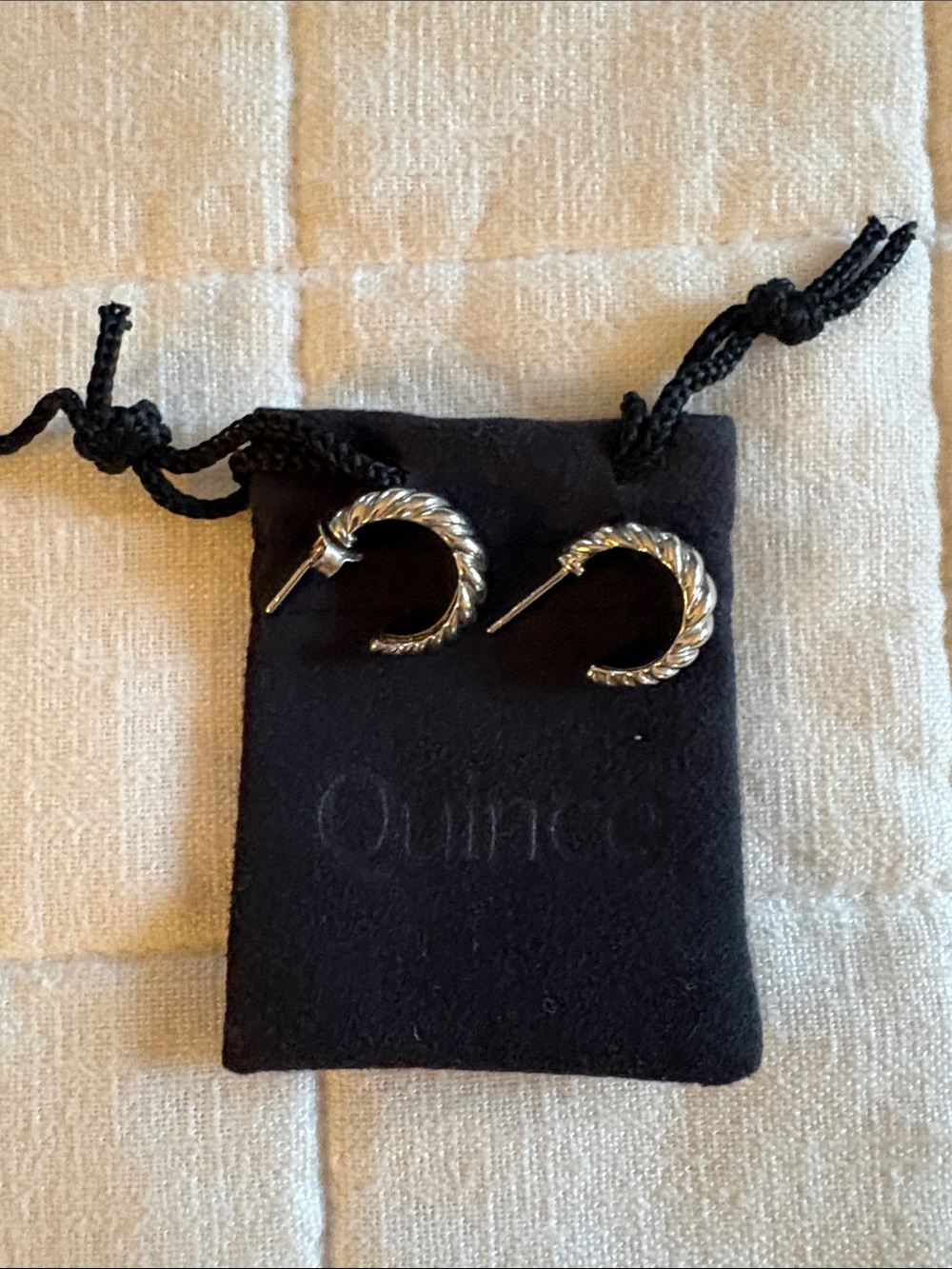 Quince croissant Post Earrings - Silver